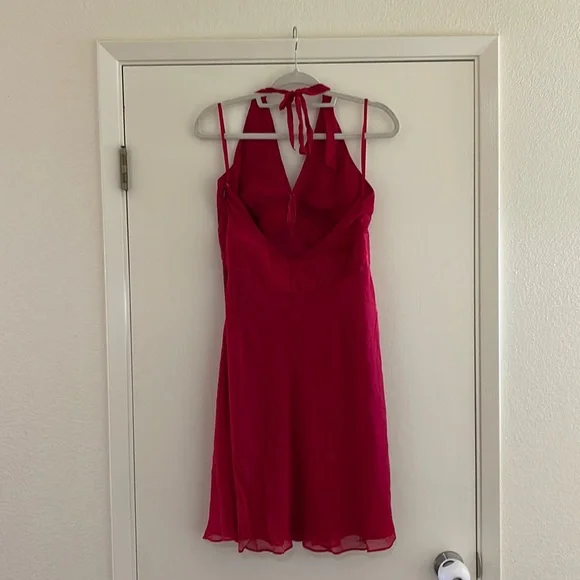 lou & grey signaturesoft henley pocket dress ALIUR DEEP RED HALTER NECK EVENING DRESS | CULT MIA main image 1